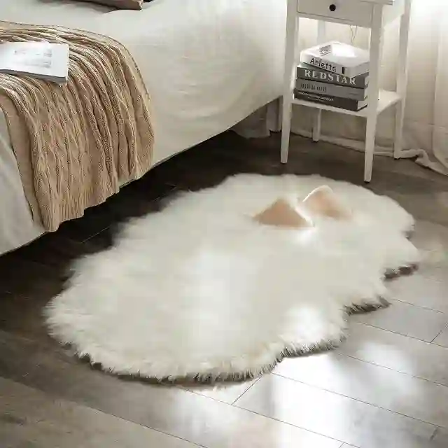 فرش ماشینی شاران هوم طرح خز پرز بلند فانتزی زمینه سفید